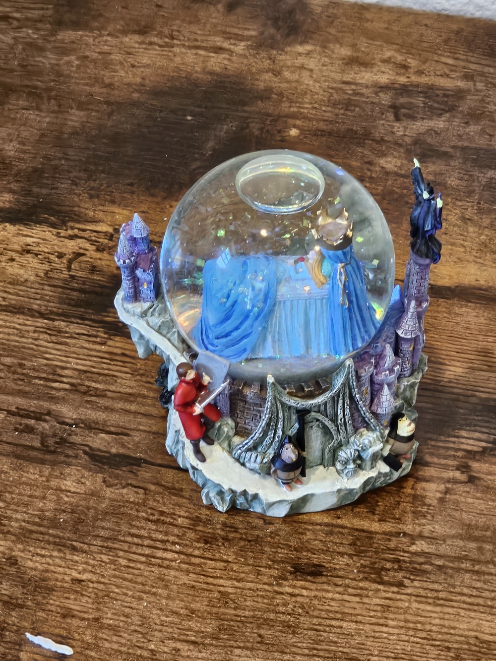 BNIB 2007 Disney "Best Guest: Royal Treatment" Miniature Snow Globe
